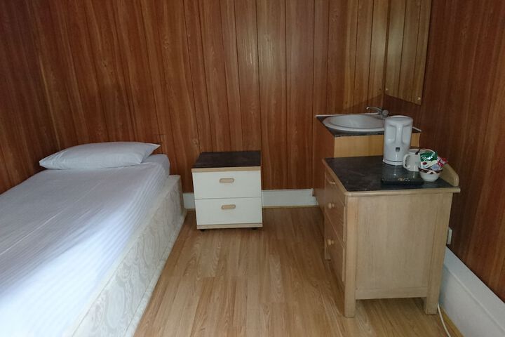 Room 11 of 25