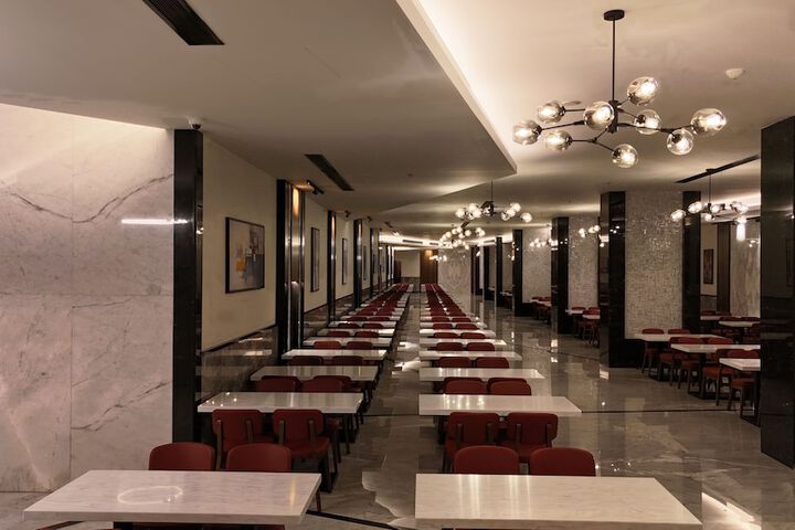 Dining 10 of 18