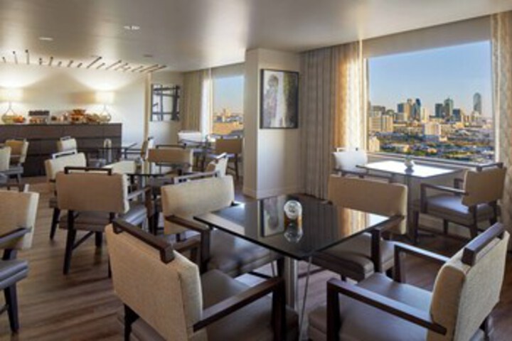 Lounge 175 of 285