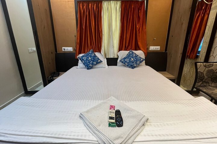 Room 3 of 11