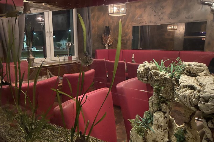 Dining 15 of 16