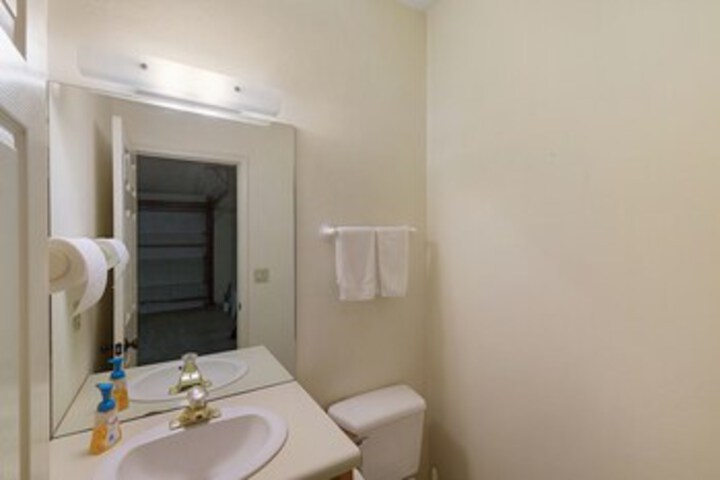 Room 5 of 31