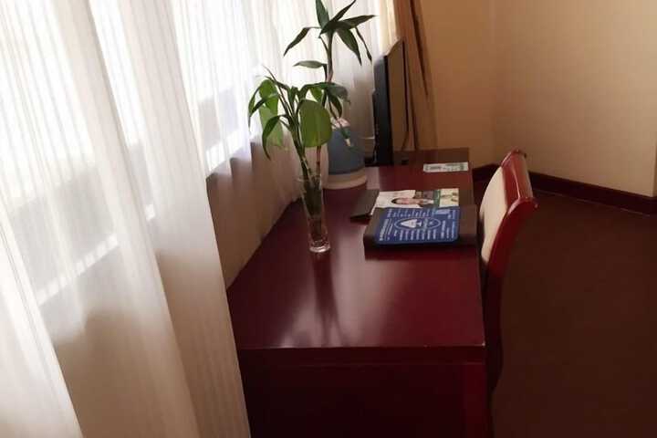 Room 18 of 35