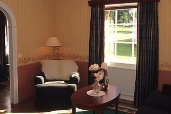 Room 37 of 83