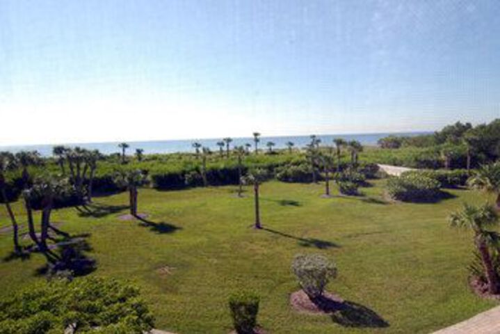 Exterior of Sandpiper Beach 205
