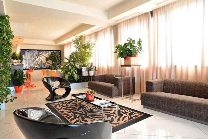 Entrance & Lobby