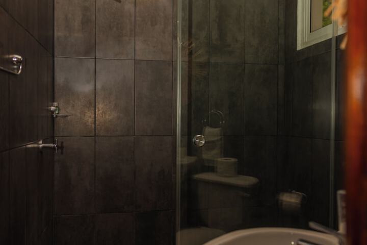 Room 24 of 33