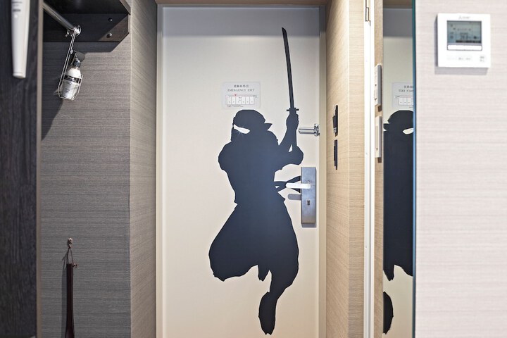 Room 20 of 32