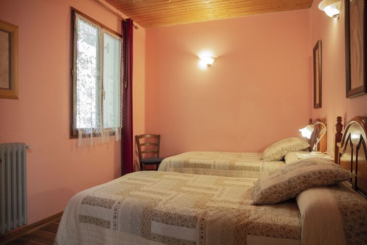Room 6 of 35
