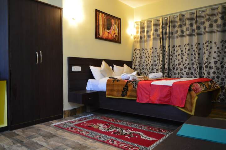 Room 6 of 37