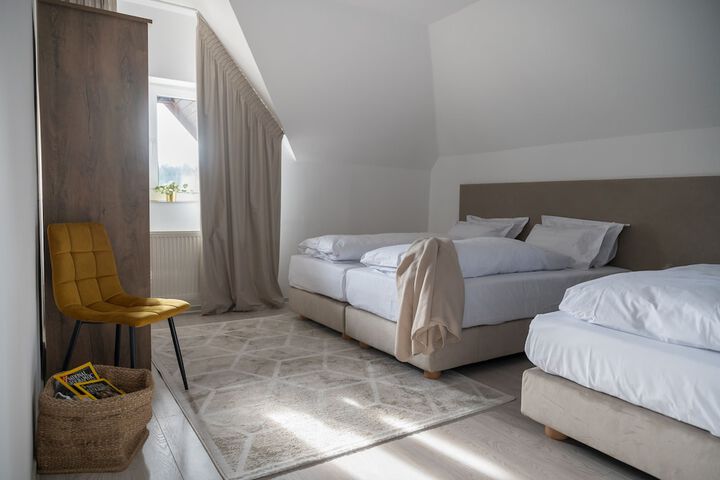 Room 14 of 65