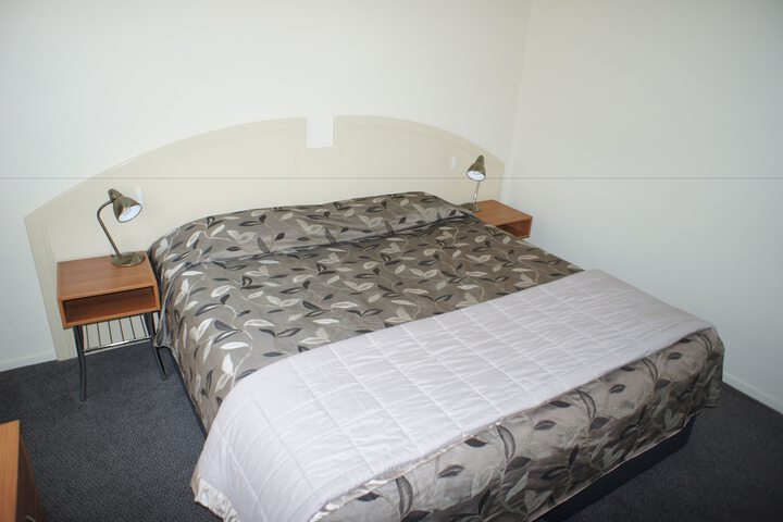 Room 11 of 93