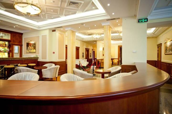 Lounge 54 of 65