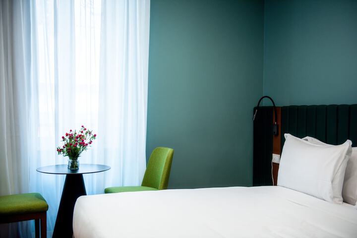 Room 45 of 188