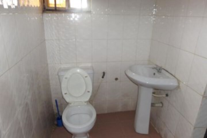 Room 8 of 11