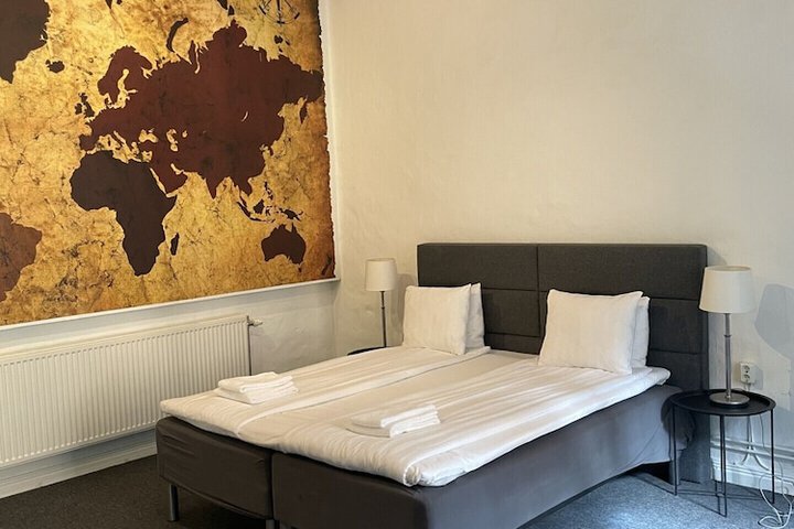 Room 75 of 149