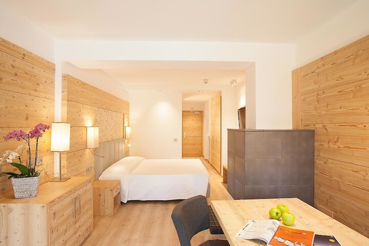 Room 2 of 54