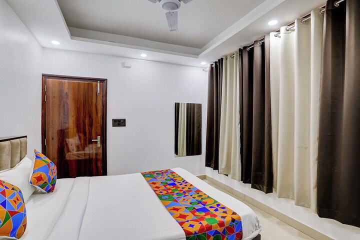 Room 14 of 30
