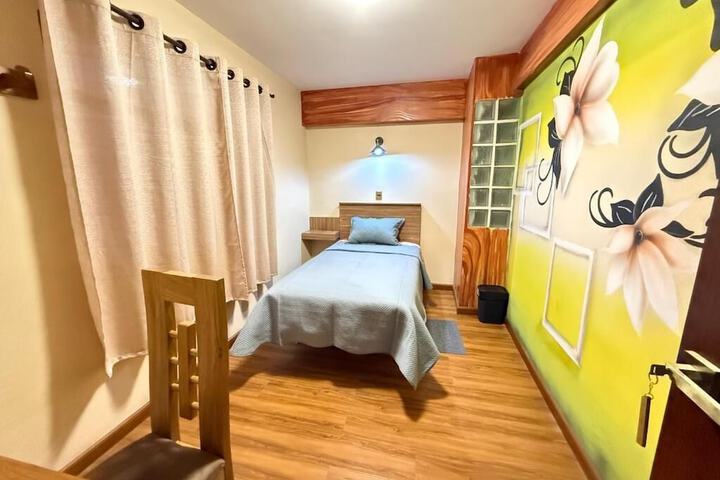 Room 17 of 35