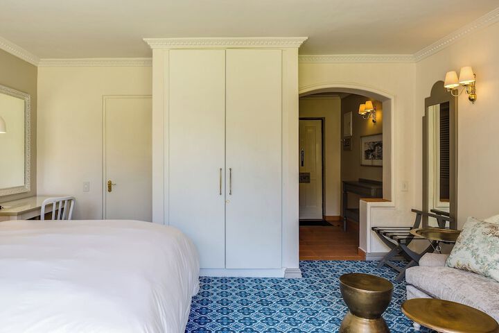 Room 9 of 62