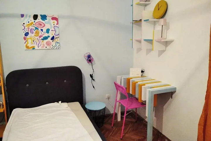 Room 3 of 9