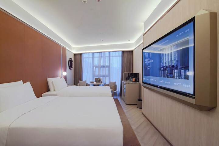 Room 4 of 24