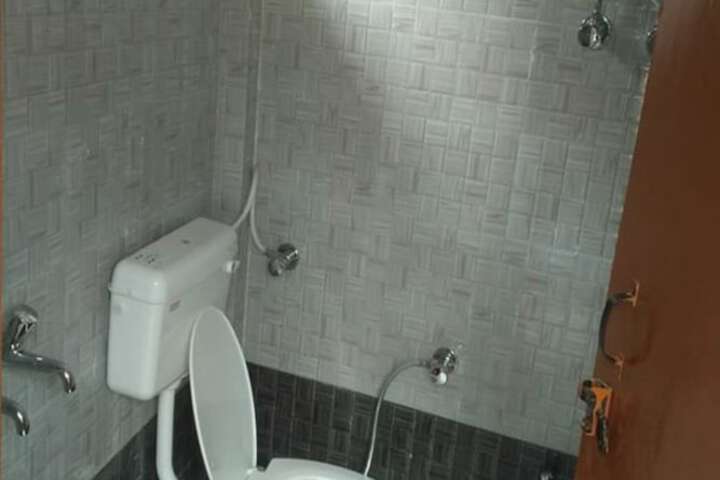 Room 2 of 3
