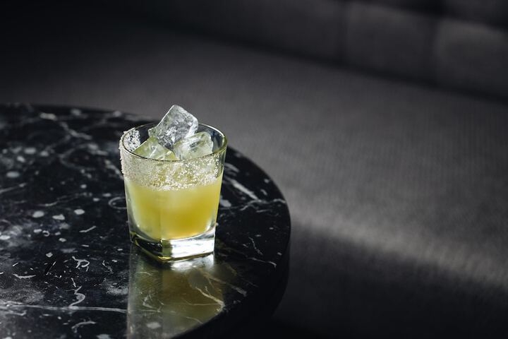 Lounge 93 of 129