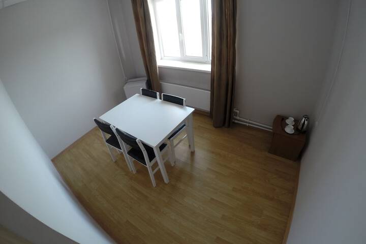 Room 25 of 37