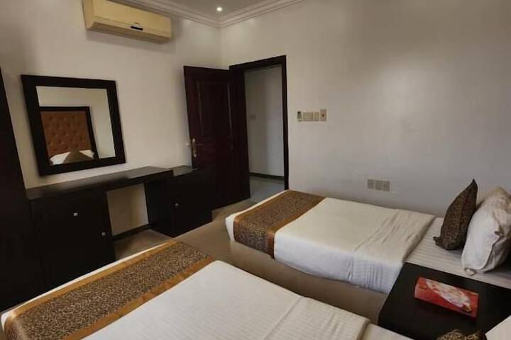 Room 6 of 11