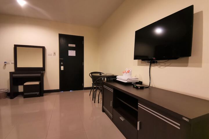 Room 15 of 40