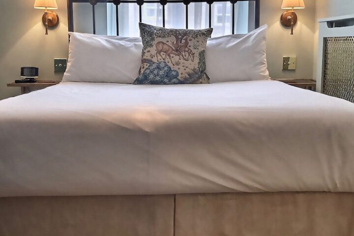 Room 19 of 62