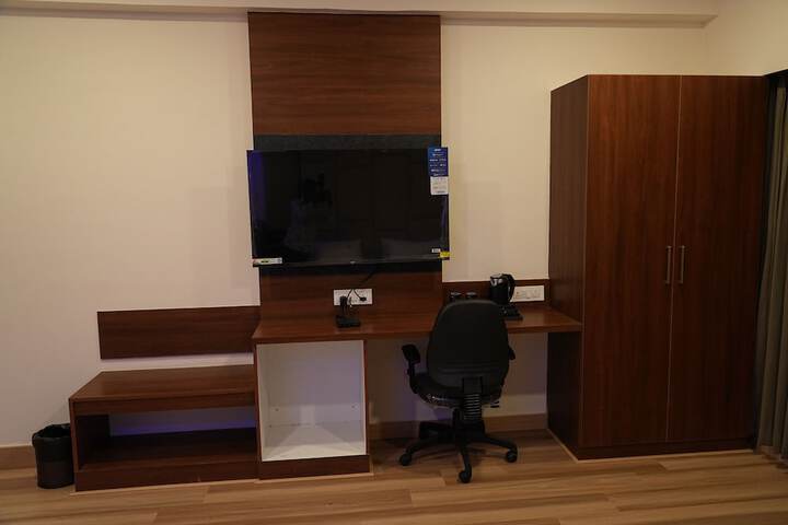 Room 3 of 67