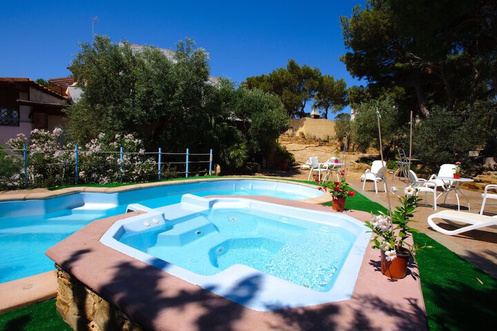 Pool 85 of 197