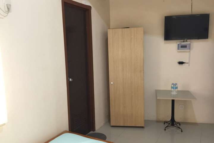 Room 14 of 34