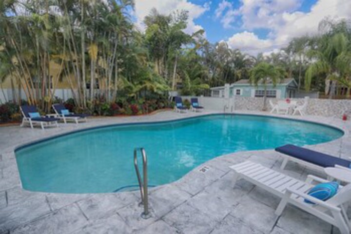 Pool 24 of 31