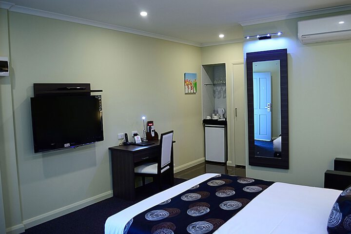 Room 13 of 48