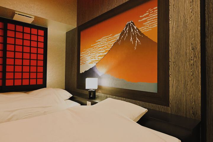 Room 18 of 51