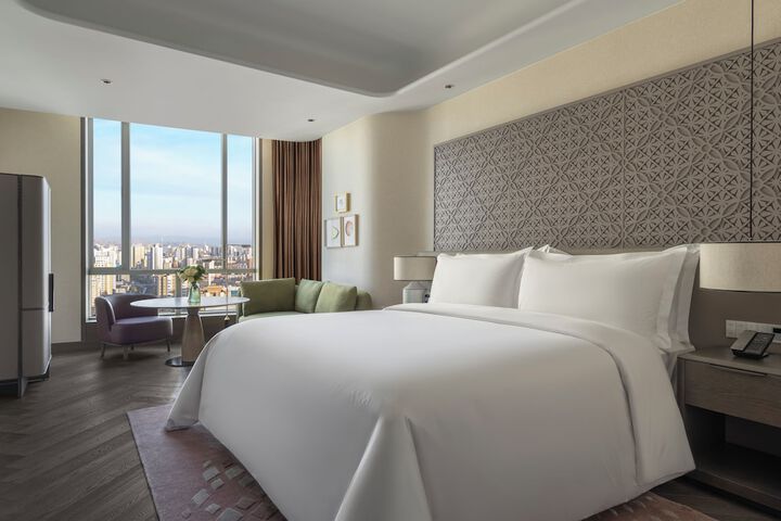 Room 27 of 60