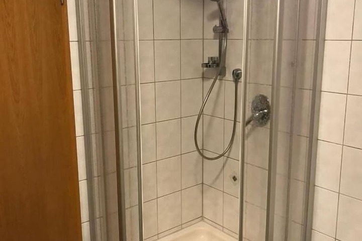 Room 17 of 39