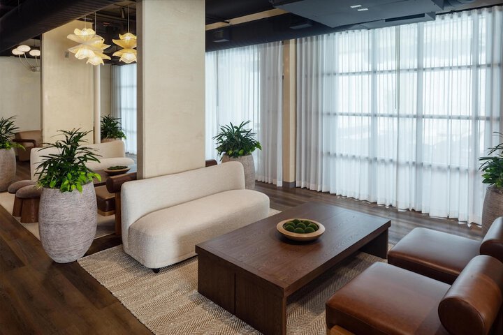 Entrance & Lobby