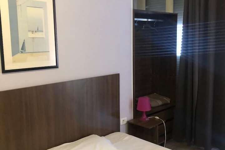 Room 7 of 43