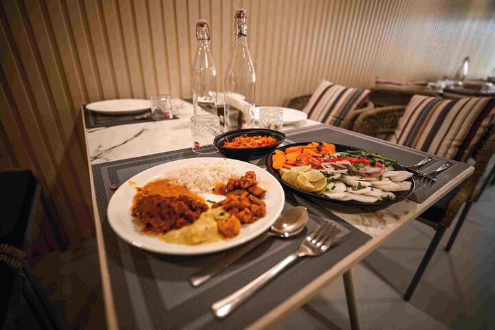 Dining 10 of 16