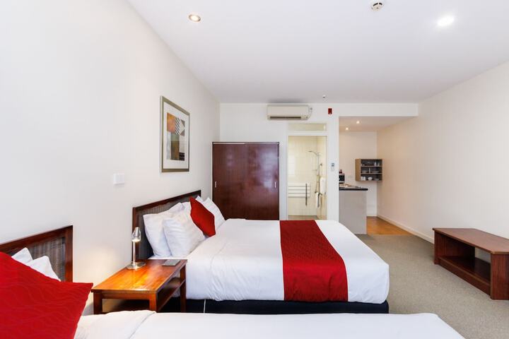 Room 5 of 42