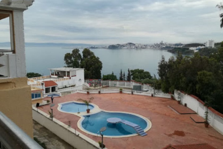 Hotel Pool