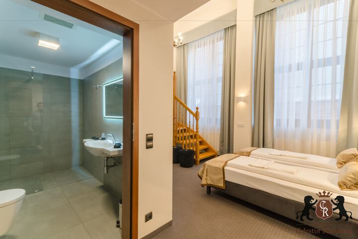 Room 47 of 146