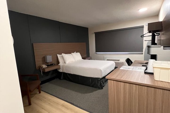 Room 16 of 52
