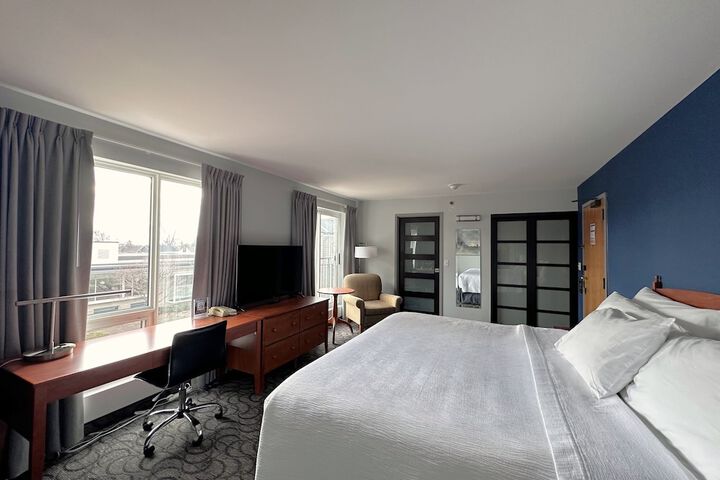 Room 4 of 24