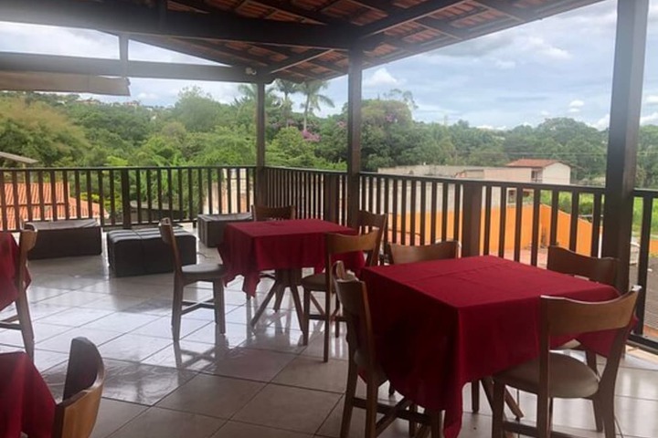 Dining 2 of 4