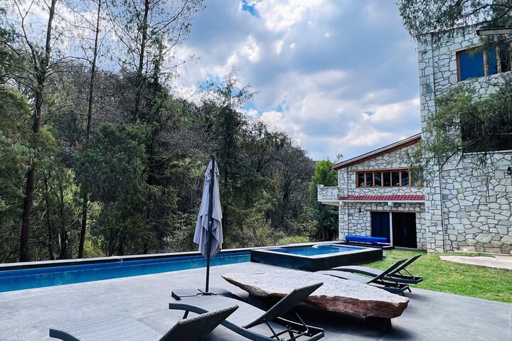 Pool 20 of 27